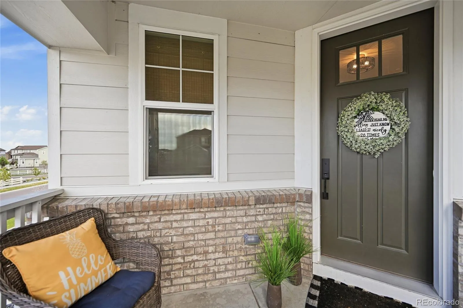 7254 S Waterloo Way Aurora CO 80016 MLS #REC1783430 05162026035811 1600 2