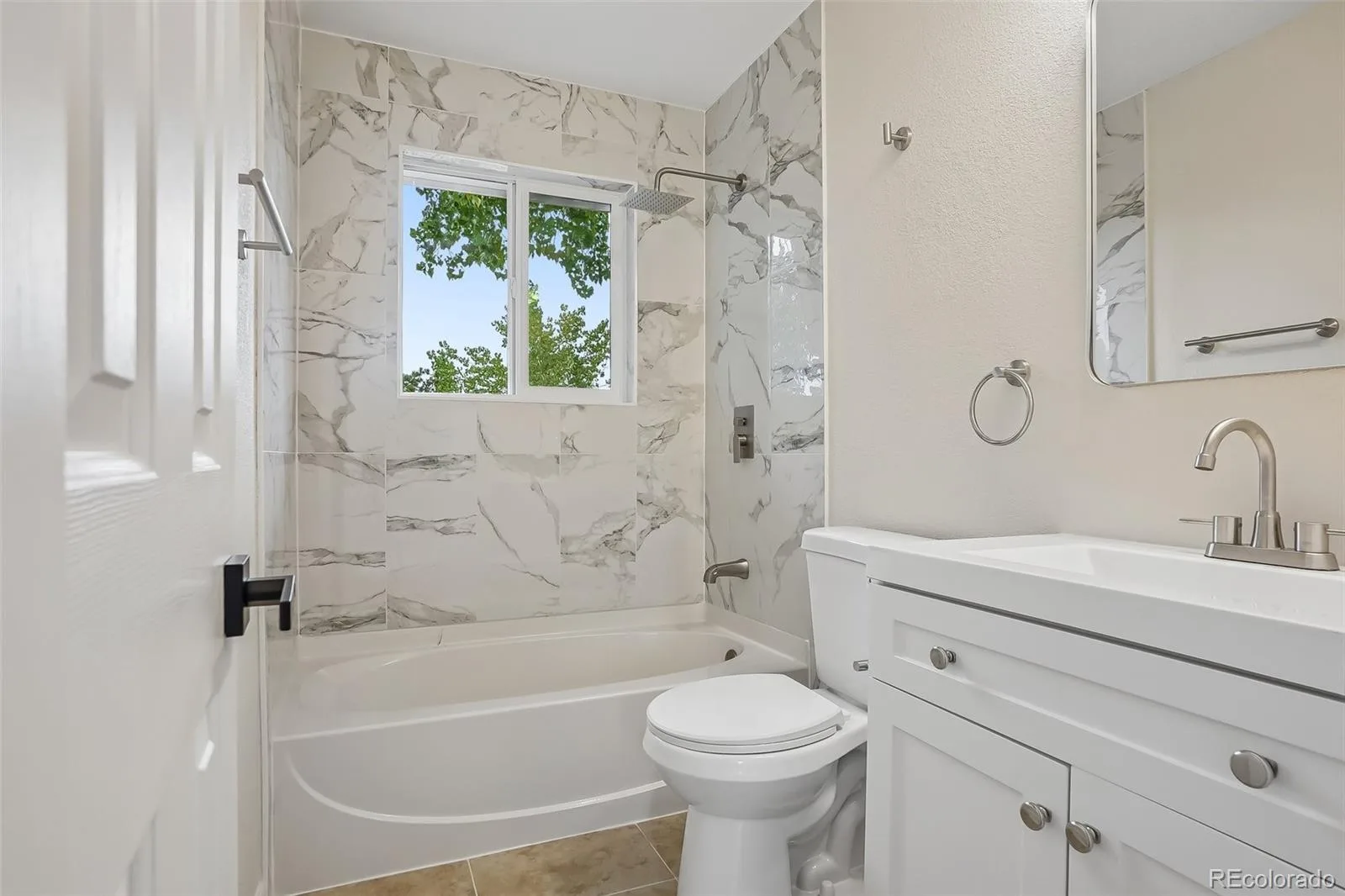4484 S Eagle Circle Aurora CO 80015 | MLS #REC1787679 10052026213337 1600 18