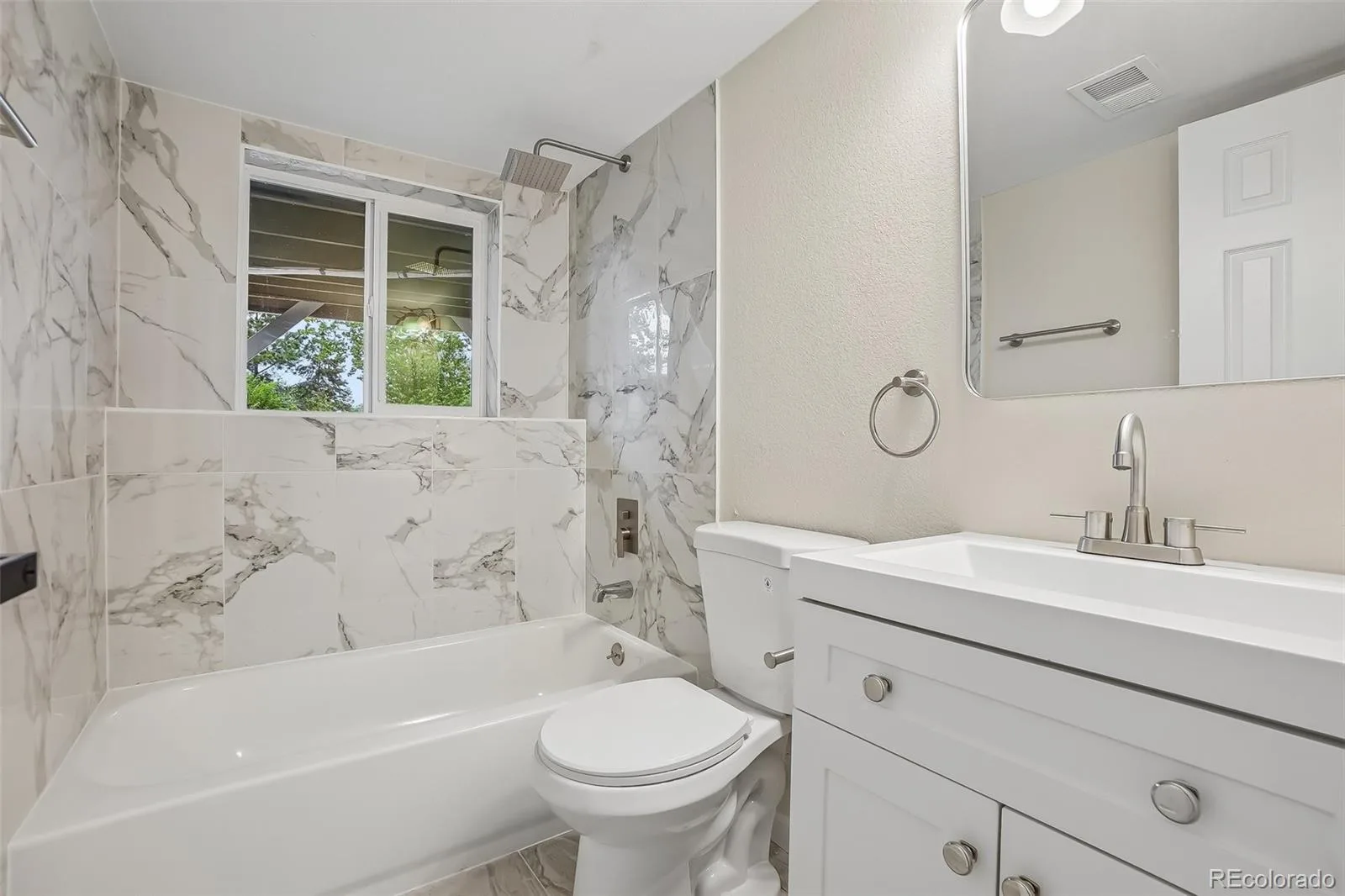 4484 S Eagle Circle Aurora CO 80015 | MLS #REC1787679 10052026213337 1600 24