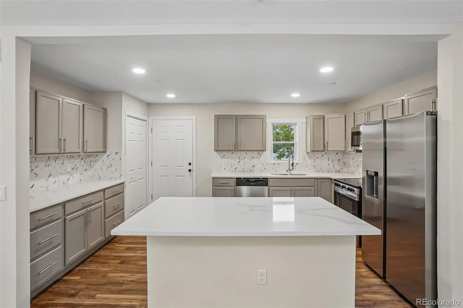 4484 S Eagle Circle Aurora CO 80015 | MLS #REC1787679 10052026213337 1600 7