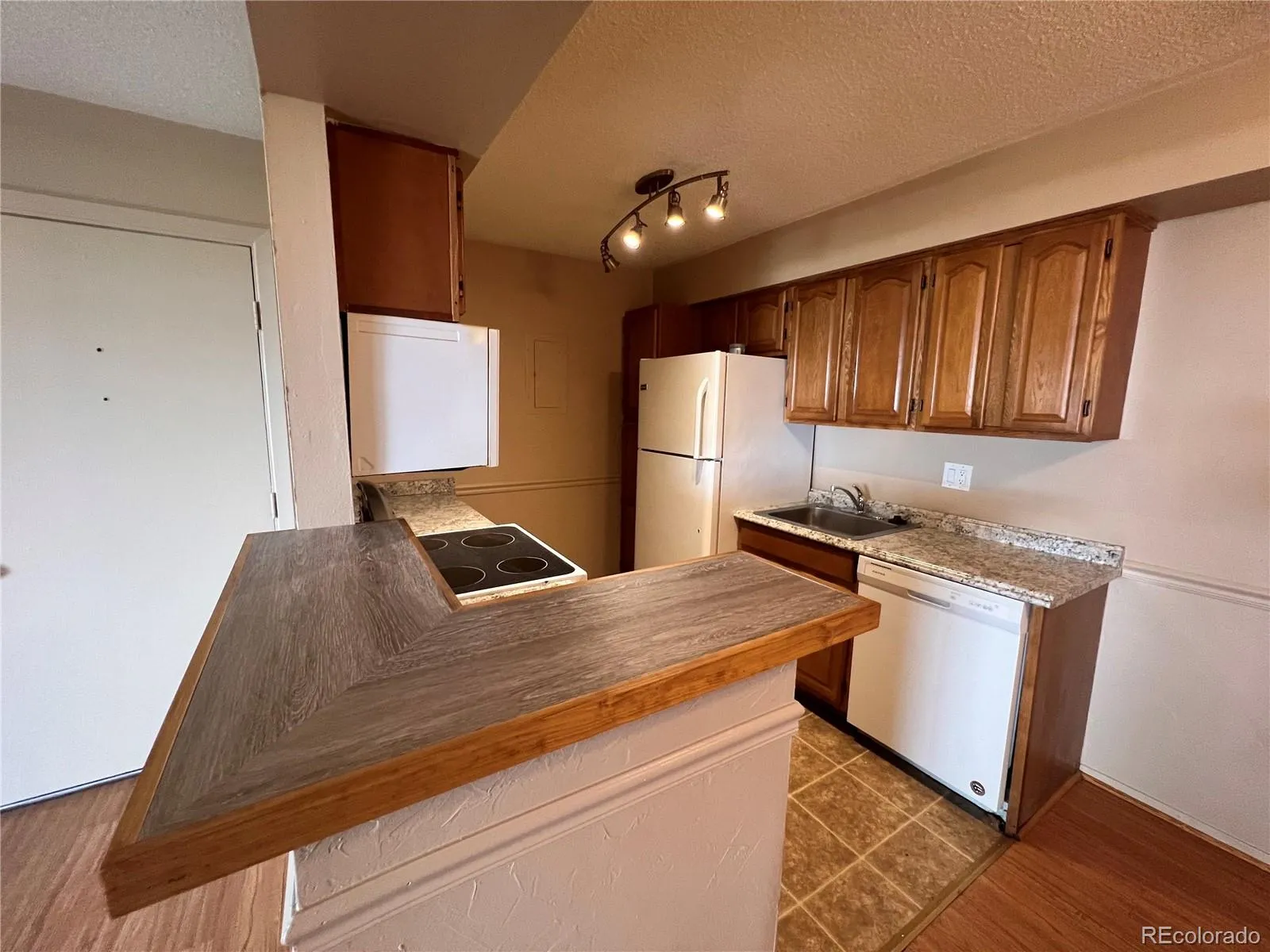 10150 E Virginia Avenue #19-106 Denver CO 80247 MLS #REC1787862 05092026020355 1600 7