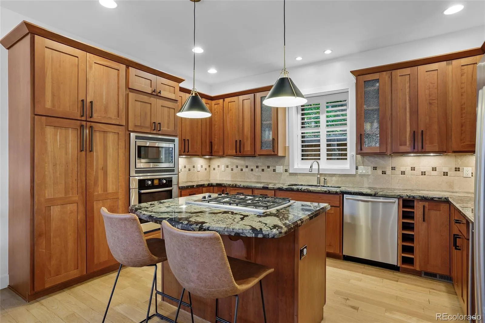585 S Emerson Street Denver CO 80209 MLS #REC1794895 05202026023511 1600 14