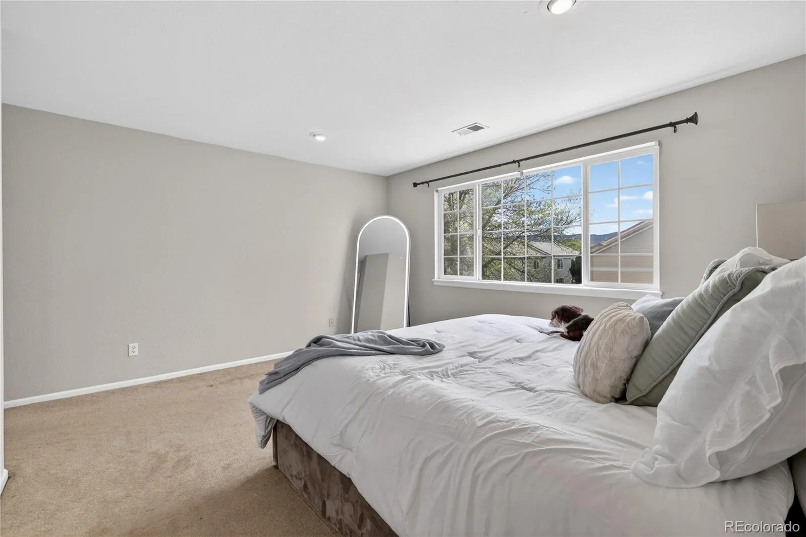 04102026182145 1600 25