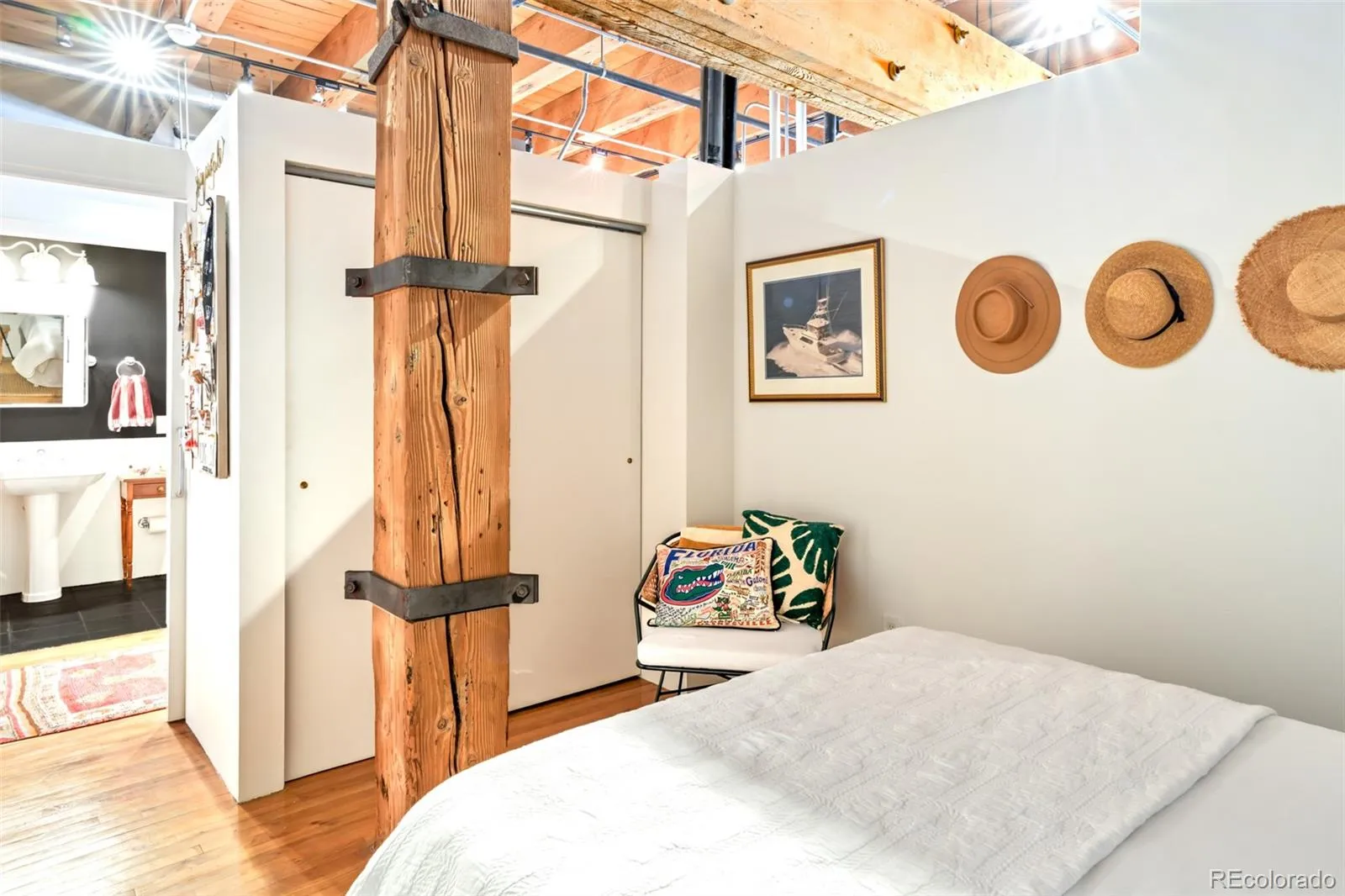 04012026174053 1600 16