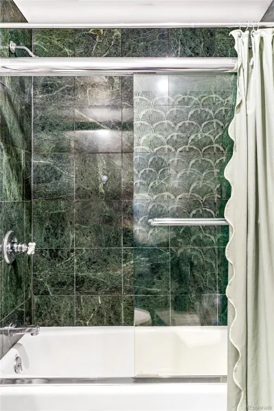 04012026174053 800 22