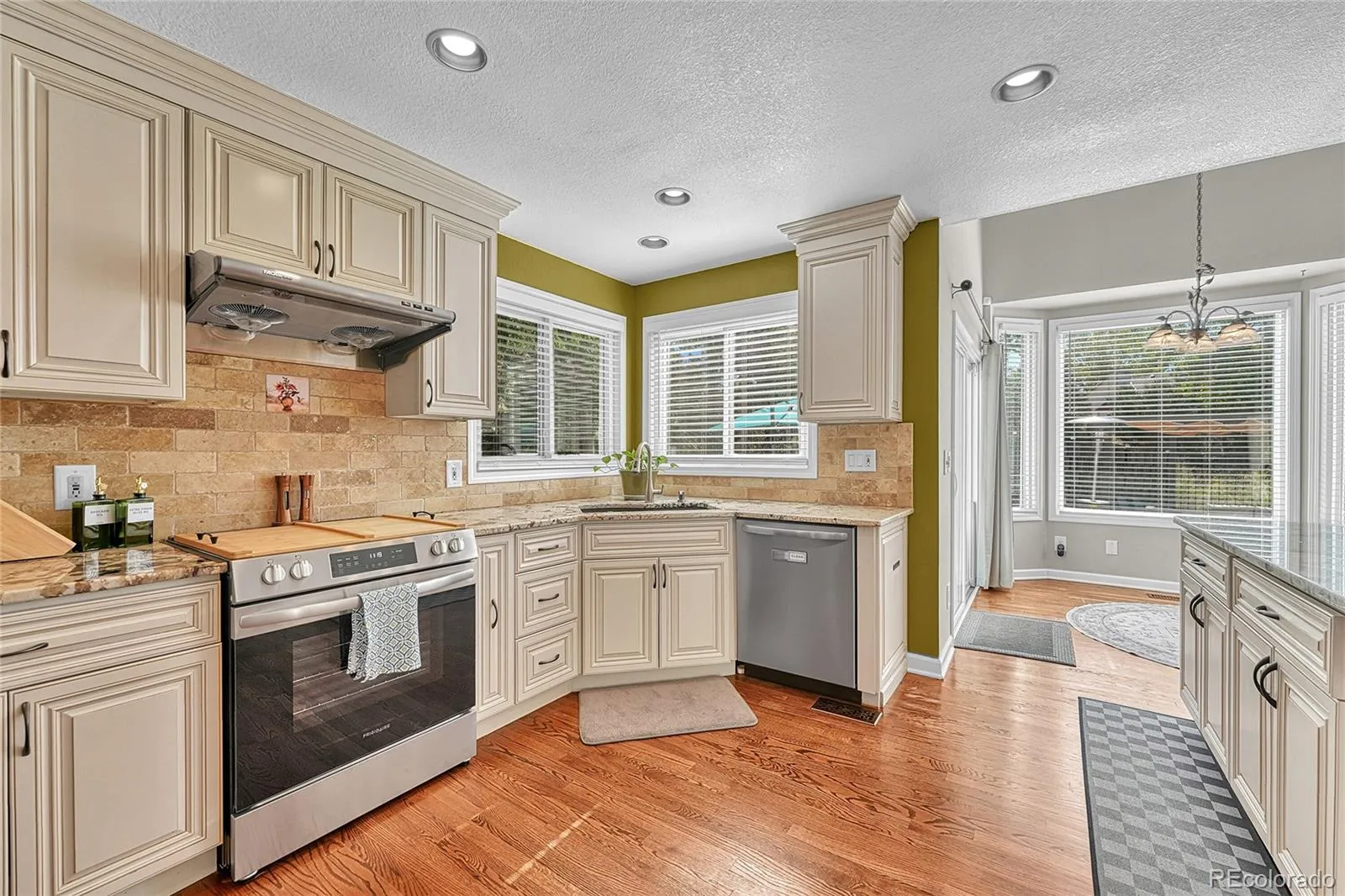 6722 Eagle Place Highlands Ranch CO 80130 MLS #REC1804115 05092026031846 1600 11