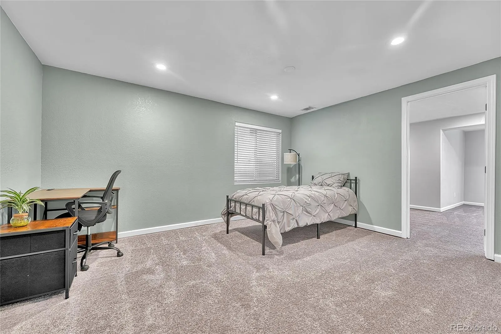 6722 Eagle Place Highlands Ranch CO 80130 MLS #REC1804115 05092026031846 1600 27