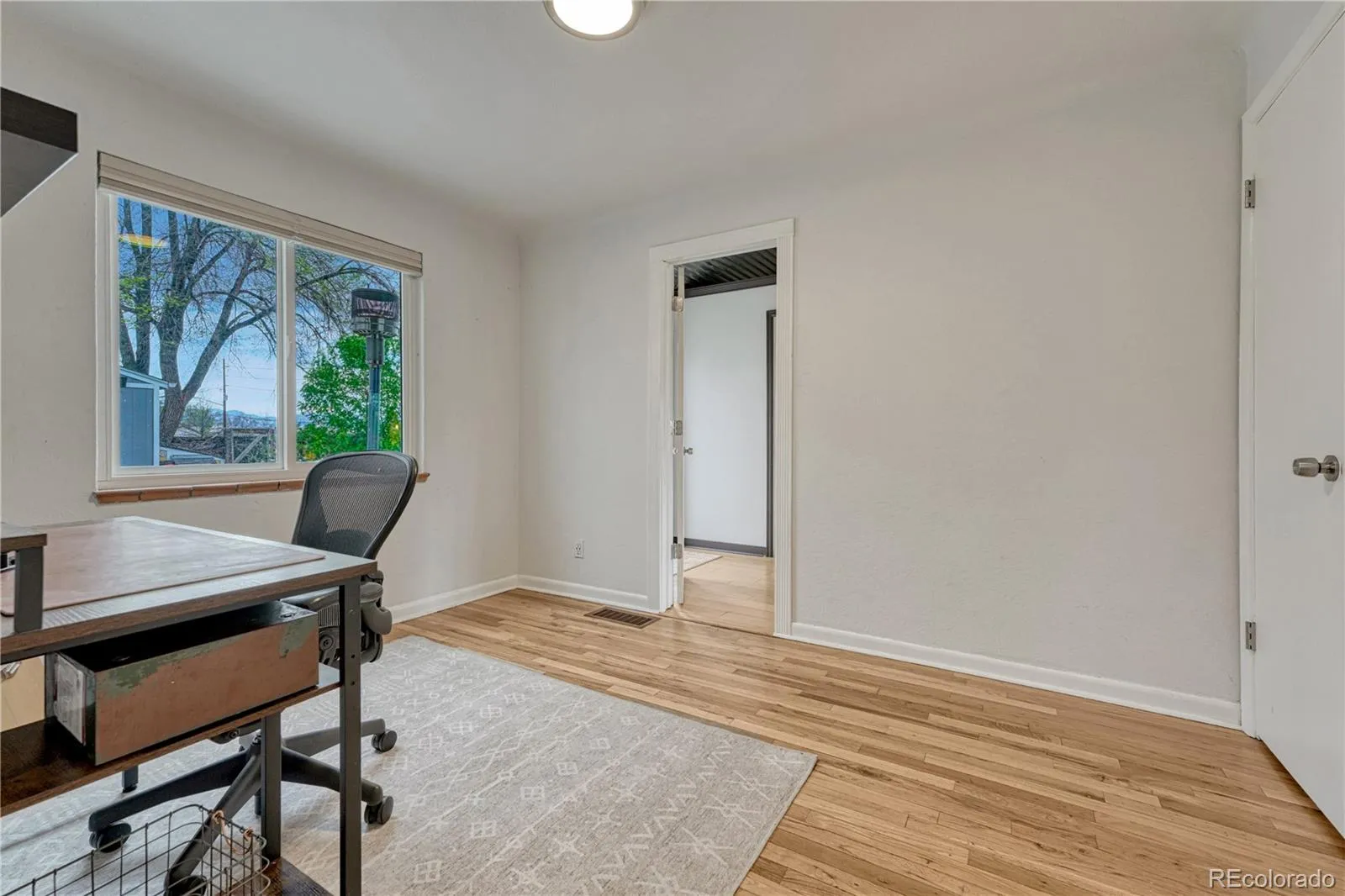 04122026053116 1600 15