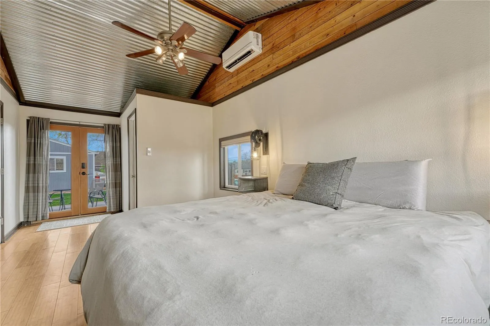 04122026053116 1600 20