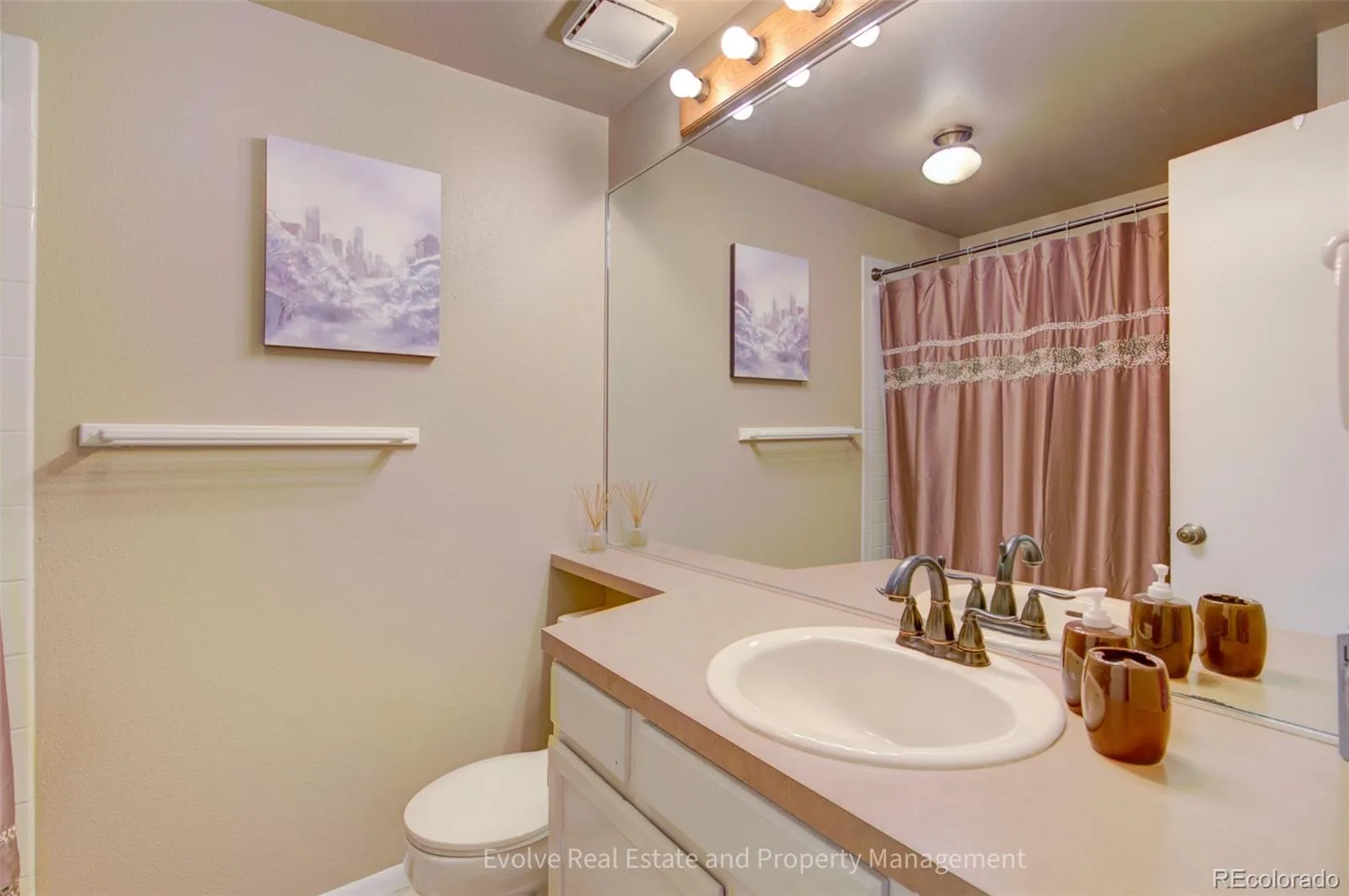 14196 E Radcliff Circle Aurora CO 80015 | MLS #REC1805936 07092026023829 1600 21