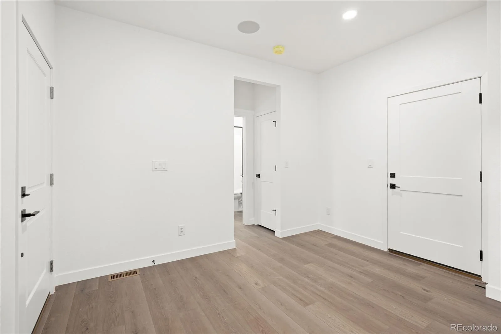 360 W Stanford Avenue Englewood CO 80110 MLS #REC1809387 05292026184144 1600 11