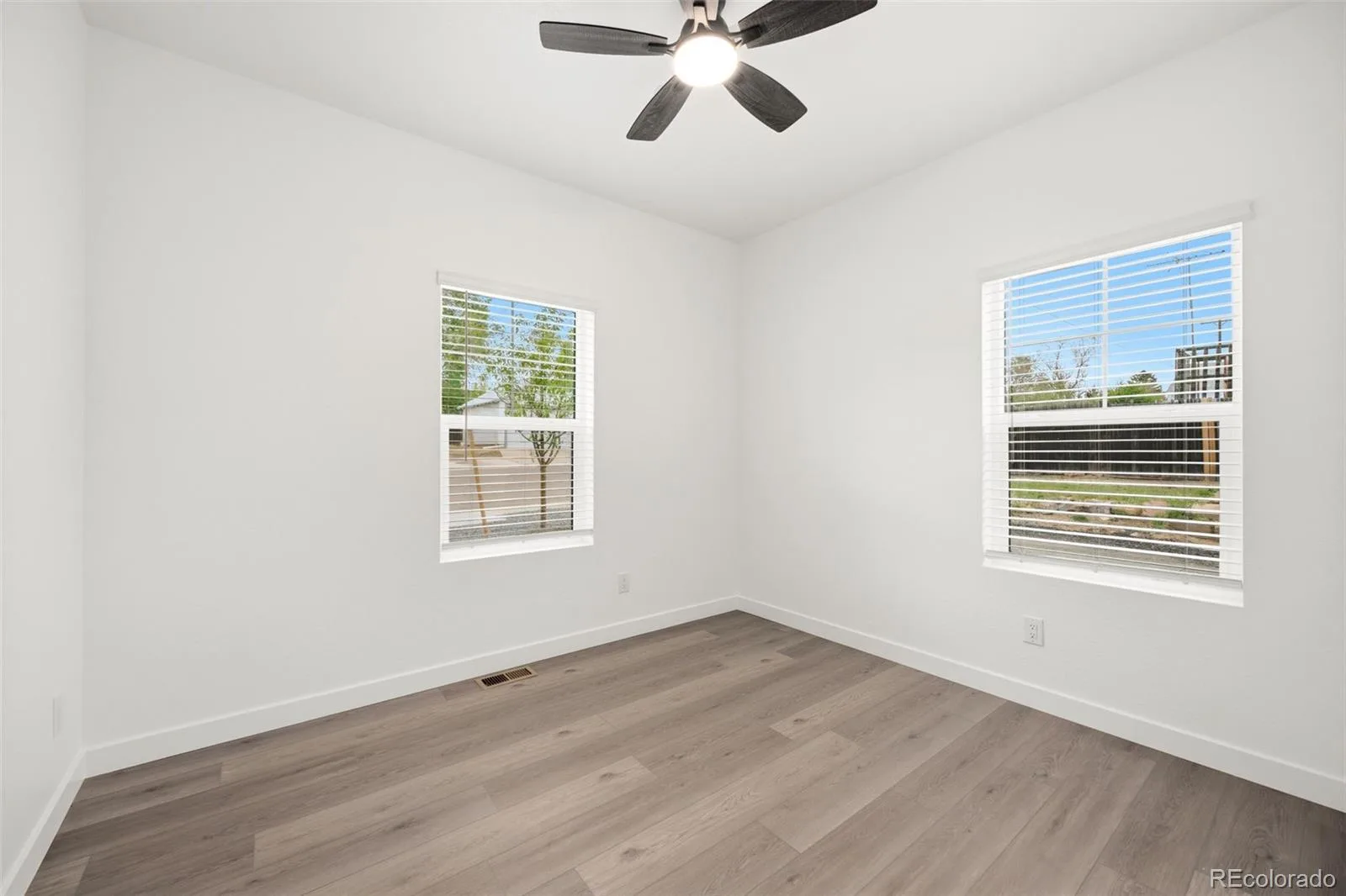 360 W Stanford Avenue Englewood CO 80110 MLS #REC1809387 05292026184144 1600 13