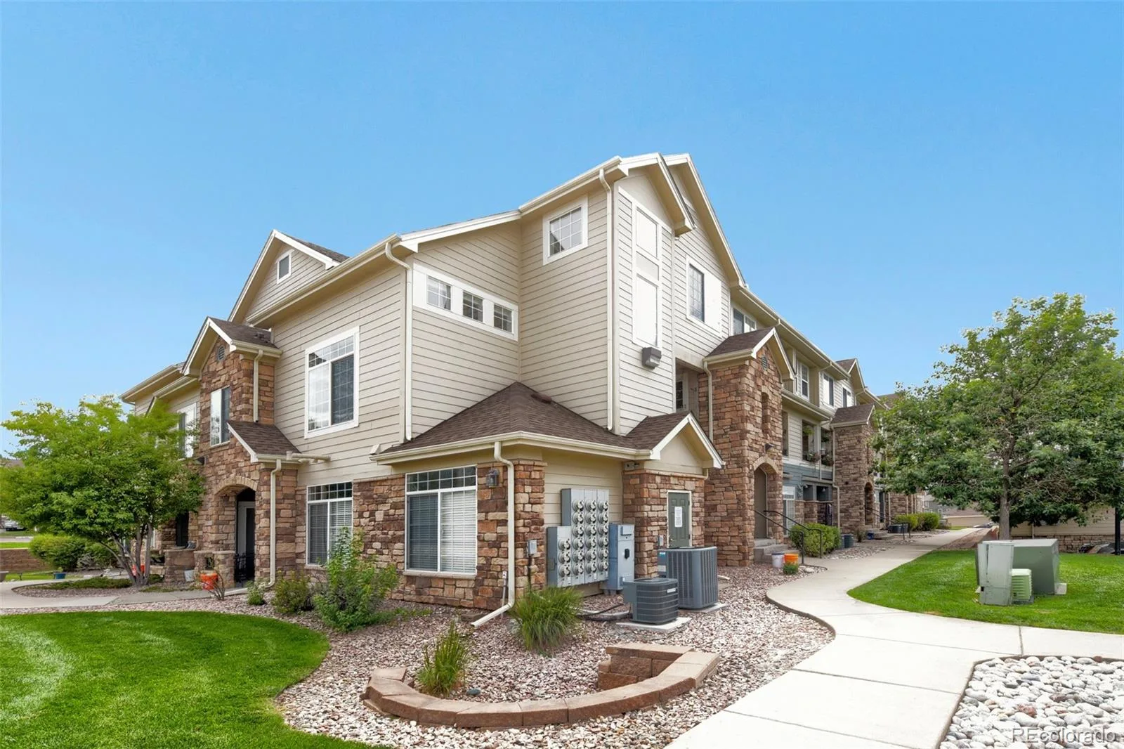 431 Black Feather Loop #820 Castle Rock CO 80104 | MLS #REC1810887 08272026020550 1600 25