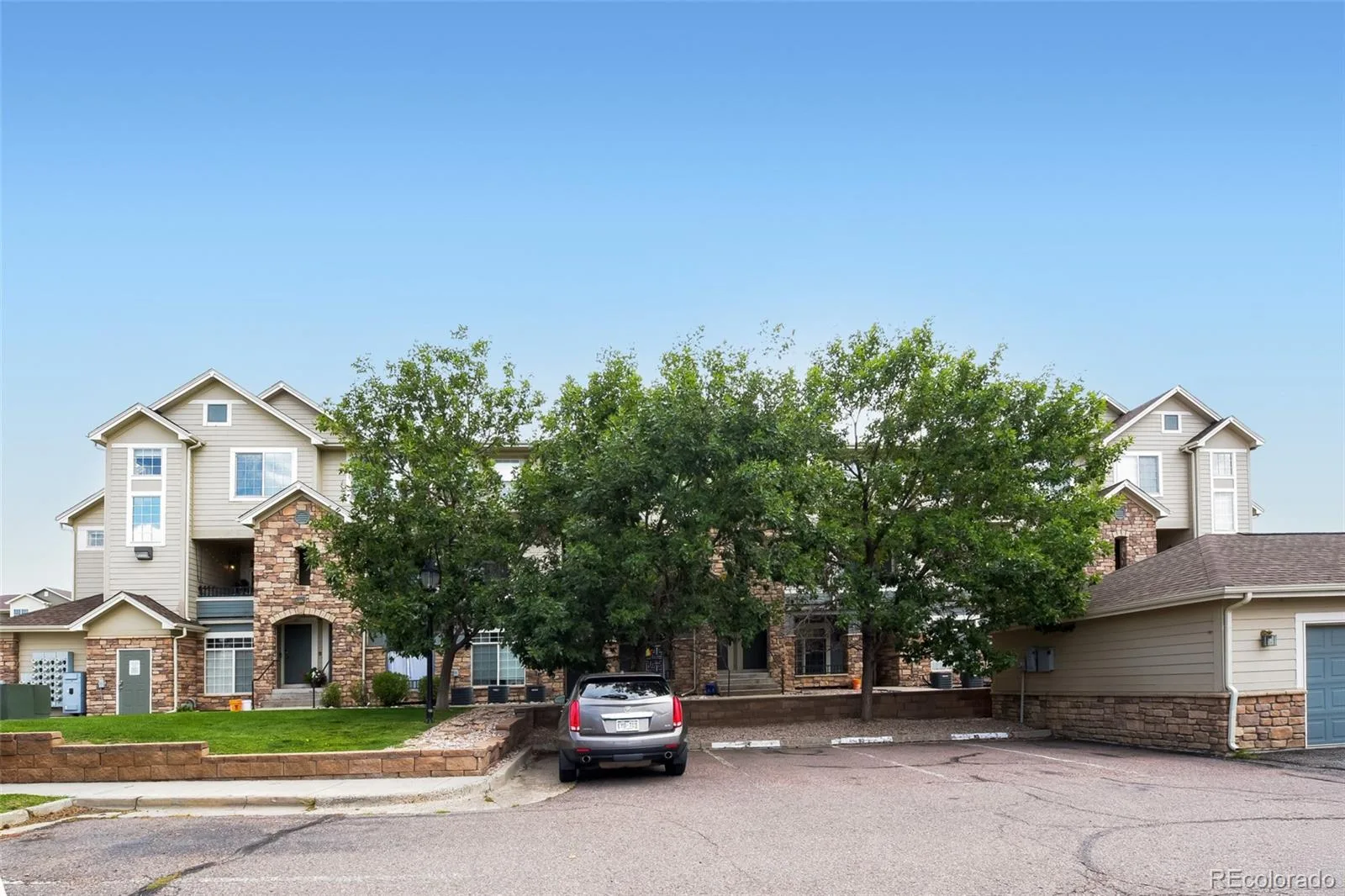 431 Black Feather Loop #820 Castle Rock CO 80104 | MLS #REC1810887 08272026020550 1600 26