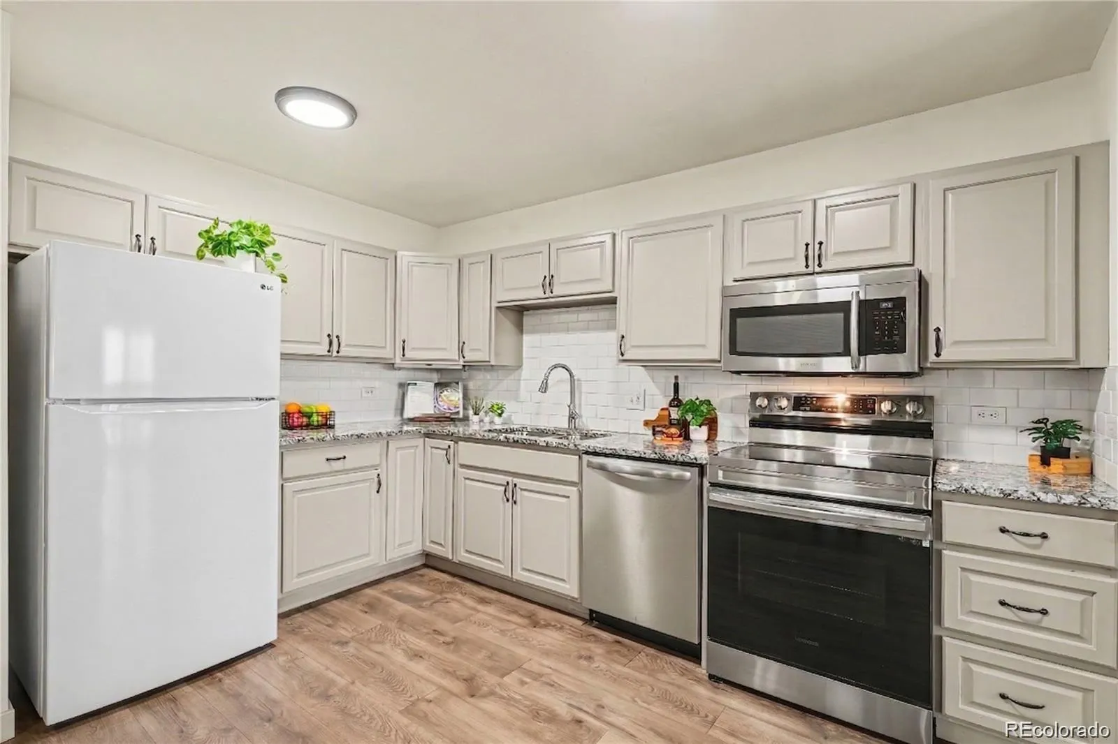 300 S Clinton Street #8C Denver CO 80247 MLS #REC1813589 05202026194207 1600 4