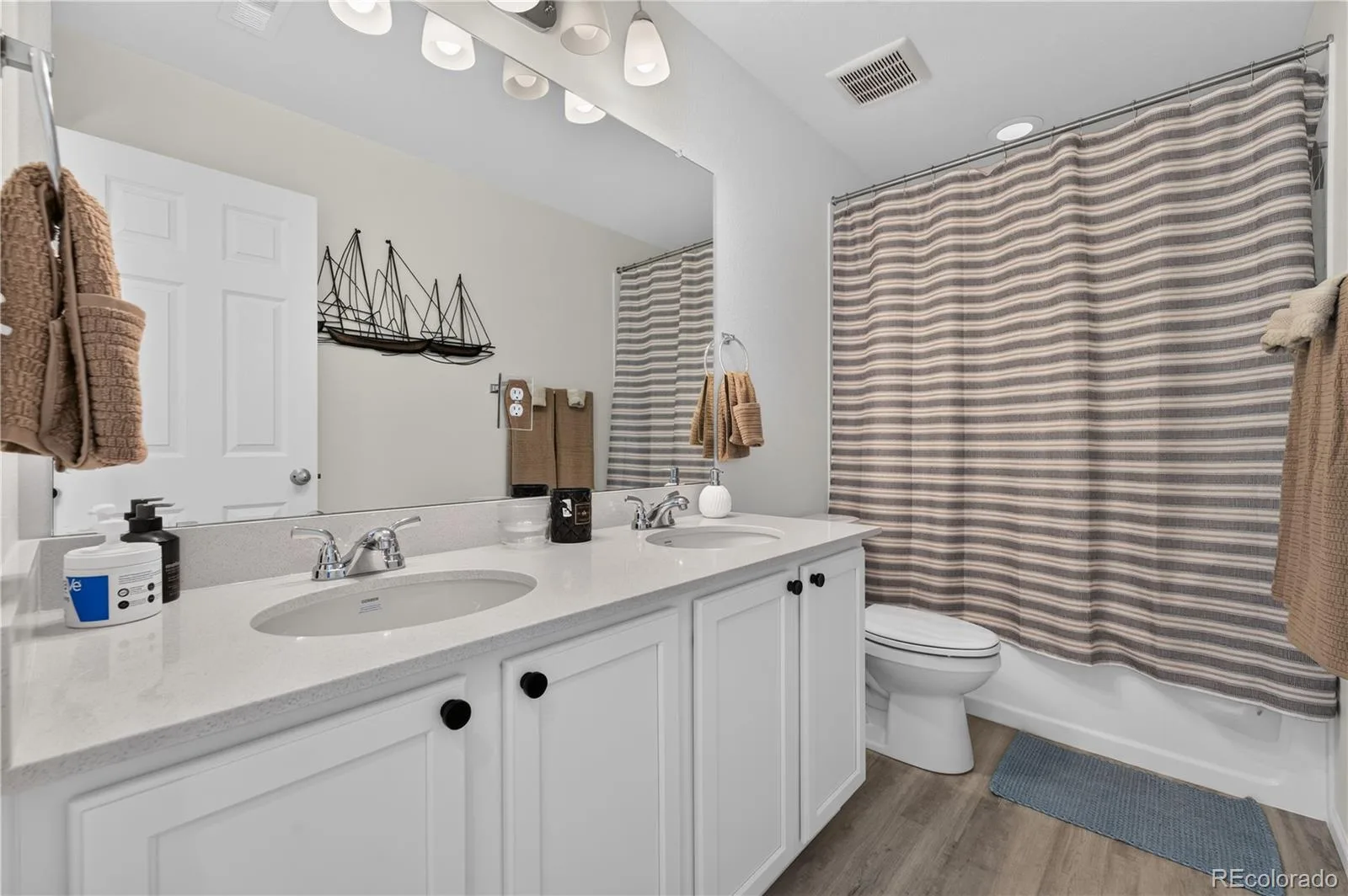 27536 E Byers Place Aurora CO 80018 | MLS #REC1814107 07102026152839 1600 22