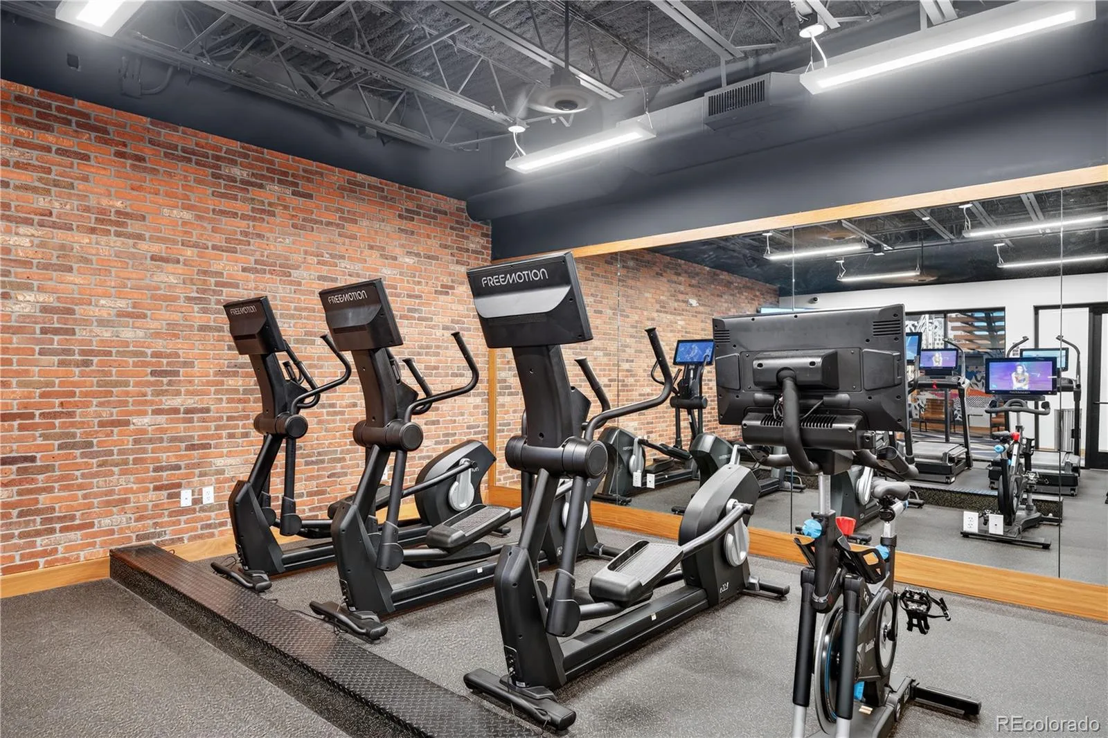 27536 E Byers Place Aurora CO 80018 | MLS #REC1814107 07102026152839 1600 40