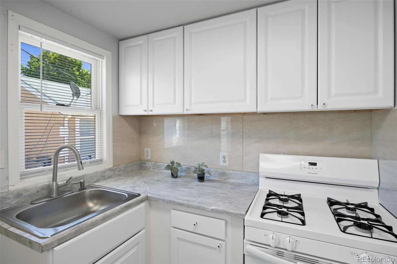 7376-7382 Oneida Drive Commerce City CO 80022 | MLS #REC1814921 06022026062018 1600 30