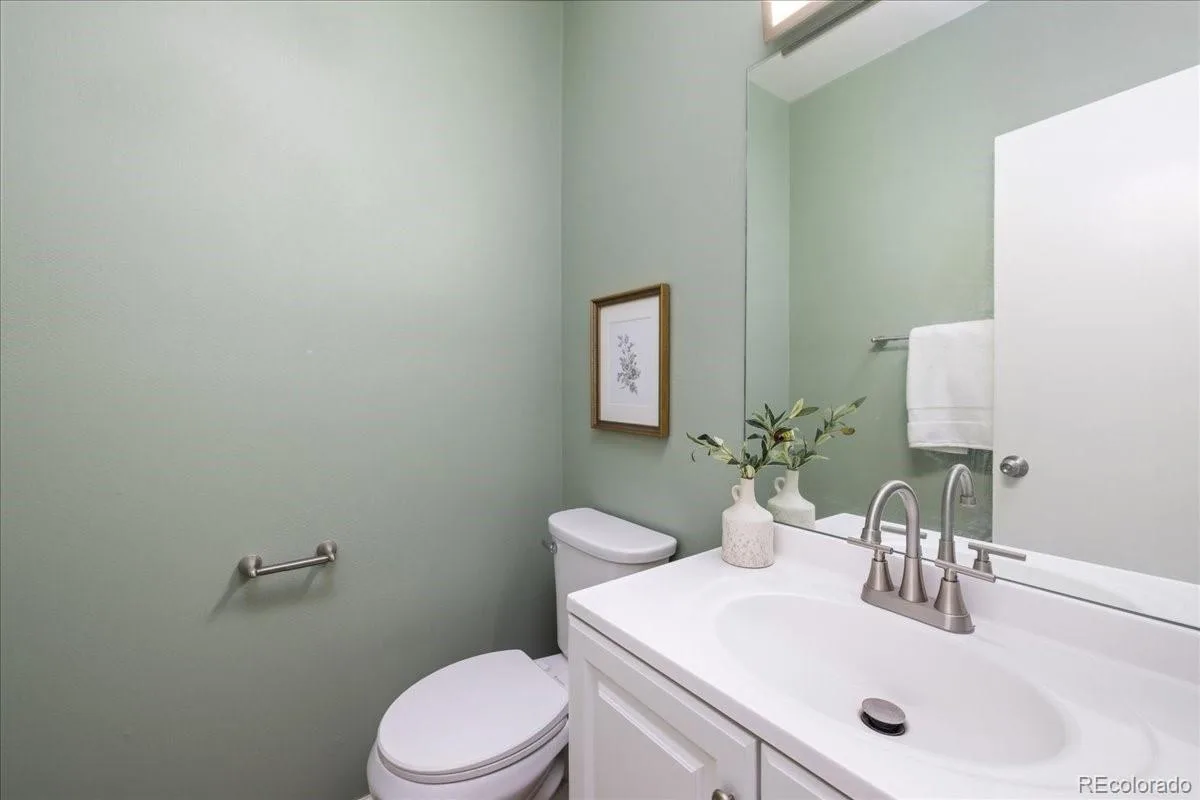 1424 E Fremont N Circle Centennial CO 80122 | MLS #REC1817952 08072026003631 1200 25