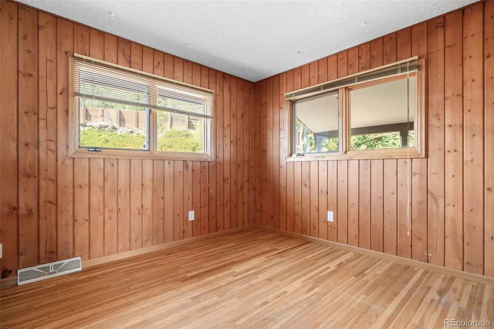 848 Aspen Drive Evergreen CO 80439 | MLS #REC1822630 06172026212329 1600 19