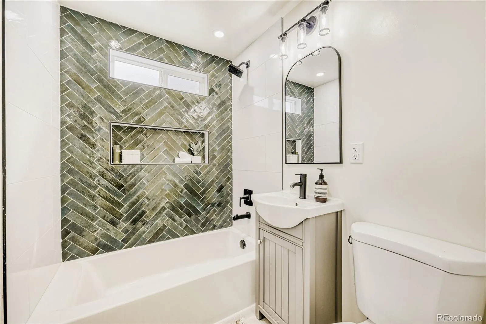 04082026230647 1600 13