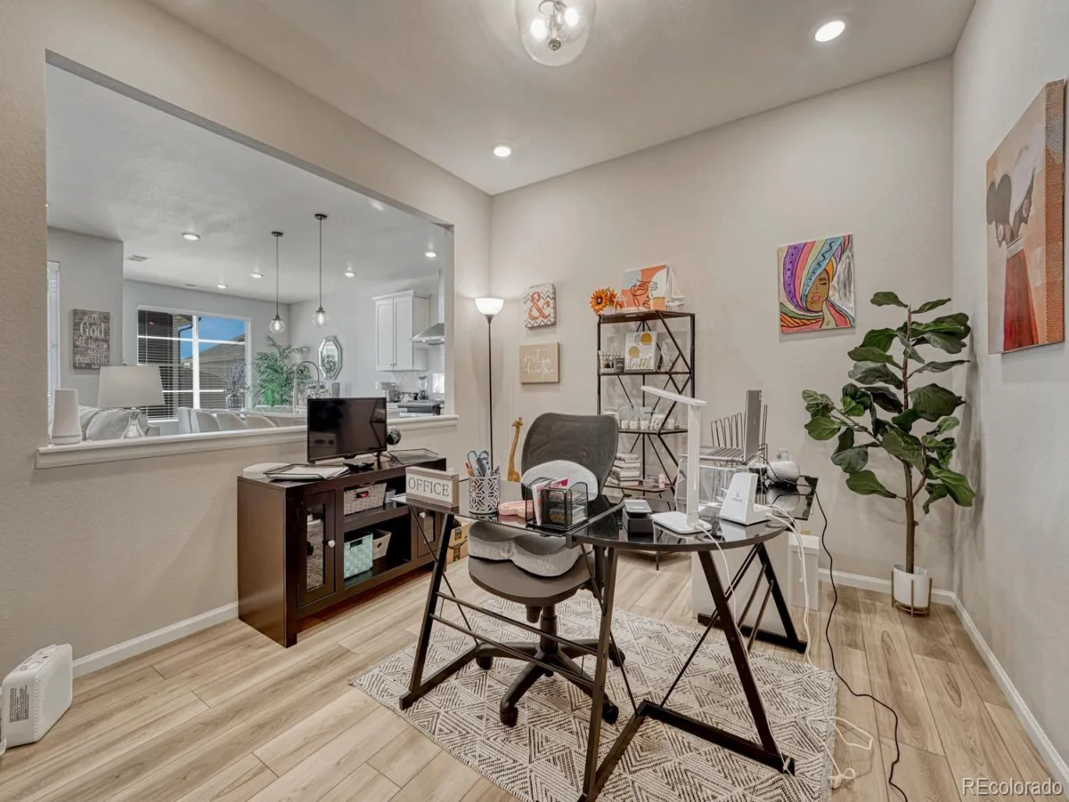 5122 N Quemoy Court Aurora CO 80019 | MLS #REC1832823 10102026150121 1200 17