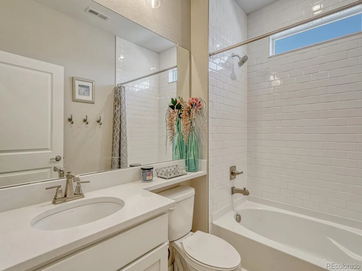 5122 N Quemoy Court Aurora CO 80019 | MLS #REC1832823 10102026150121 1200 20