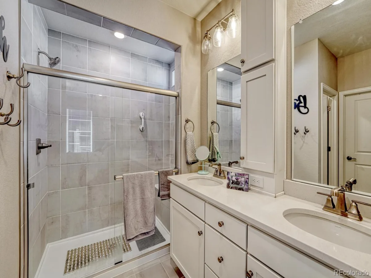 5122 N Quemoy Court Aurora CO 80019 | MLS #REC1832823 10102026150121 1200 23