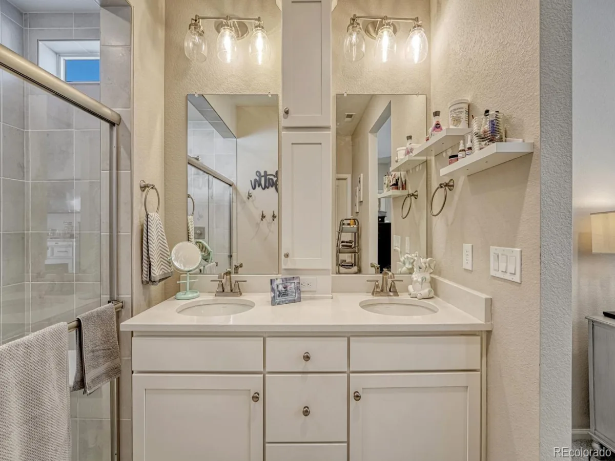 5122 N Quemoy Court Aurora CO 80019 | MLS #REC1832823 10102026150121 1200 24