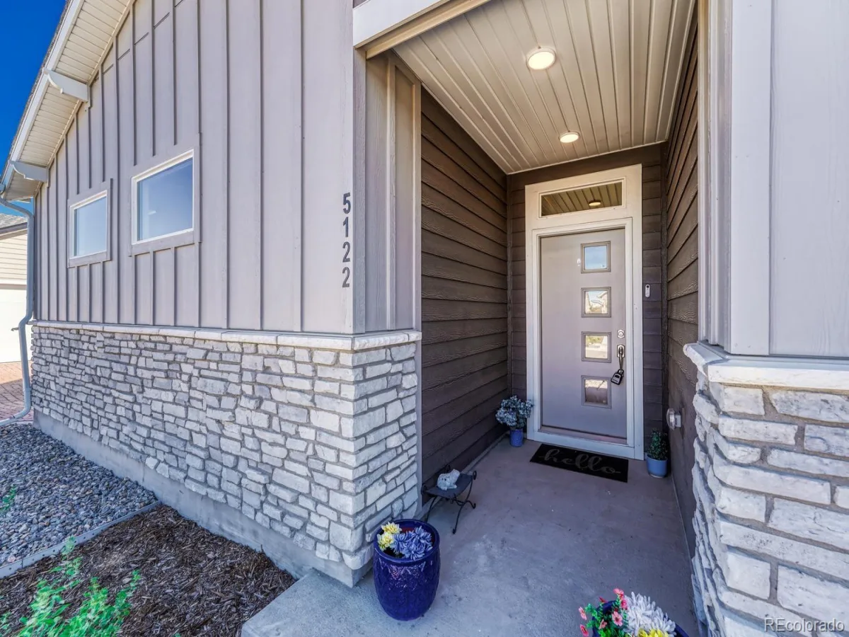 5122 N Quemoy Court Aurora CO 80019 | MLS #REC1832823 10102026150121 1200 3