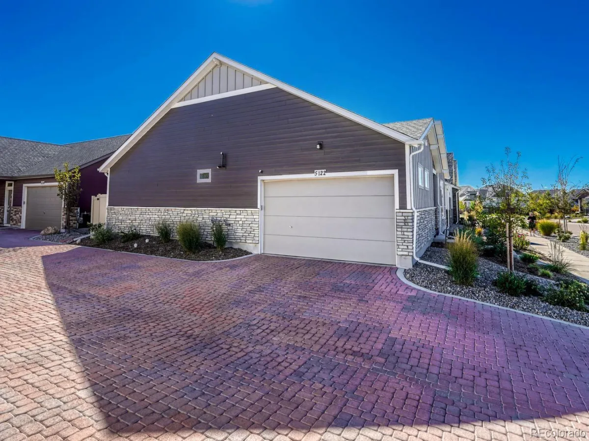 5122 N Quemoy Court Aurora CO 80019 | MLS #REC1832823 10102026150121 1200 31