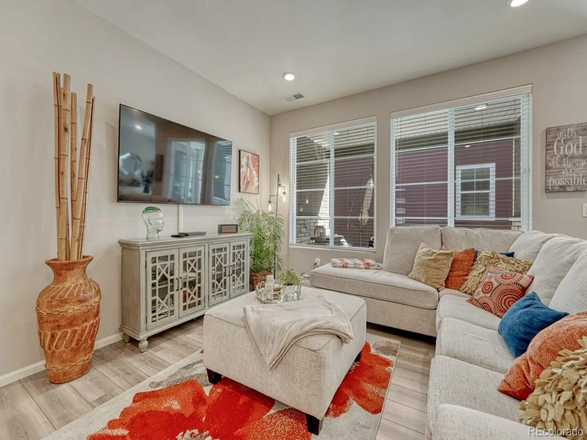 5122 N Quemoy Court Aurora CO 80019 | MLS #REC1832823 10102026150121 1200 6