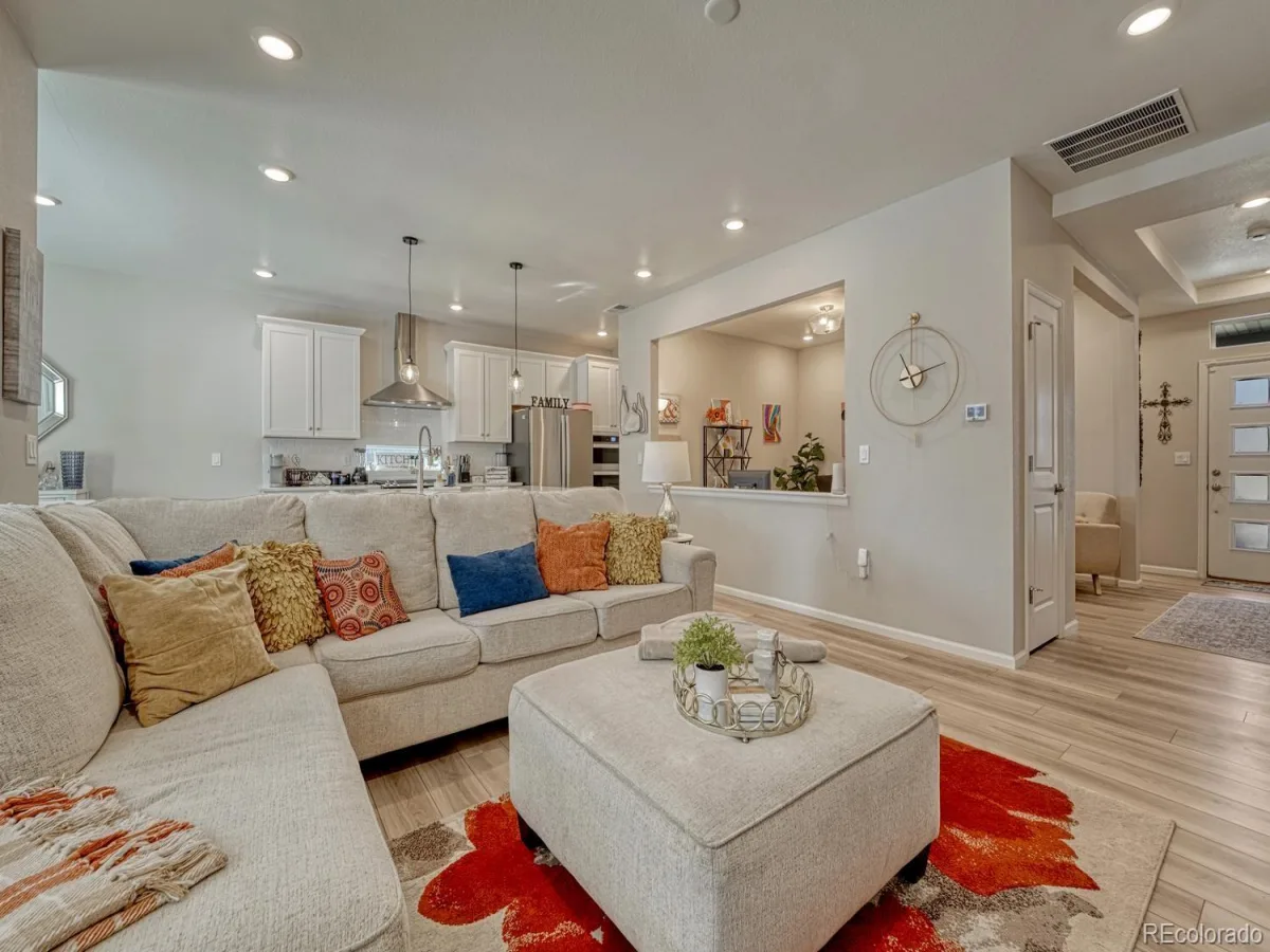 5122 N Quemoy Court Aurora CO 80019 | MLS #REC1832823 10102026150121 1200 7