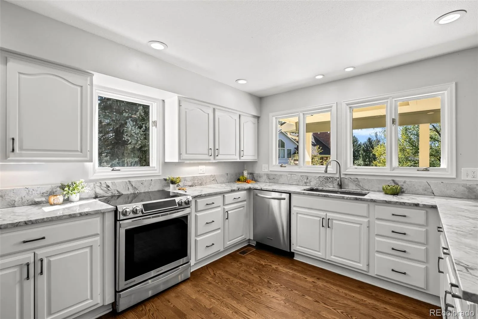 5694 S Laredo Street Centennial CO 80015 | MLS #REC1833830 10092026192409 1600 11