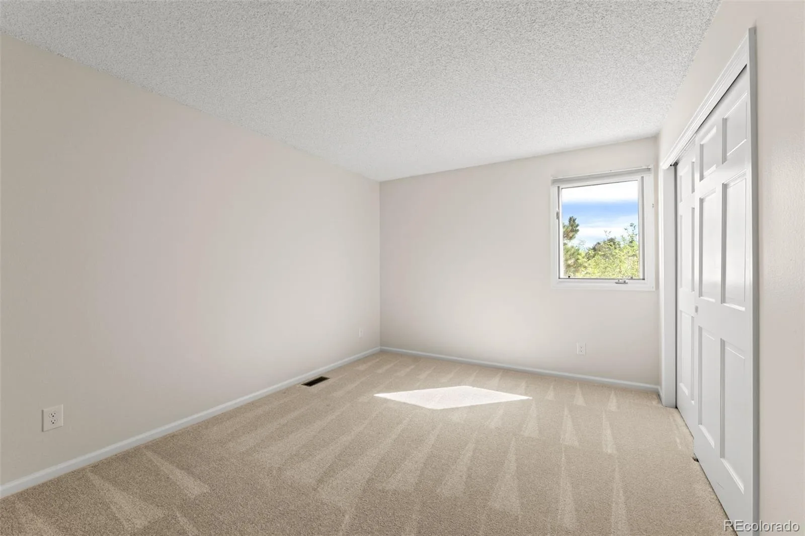 5694 S Laredo Street Centennial CO 80015 | MLS #REC1833830 10092026192409 1600 30