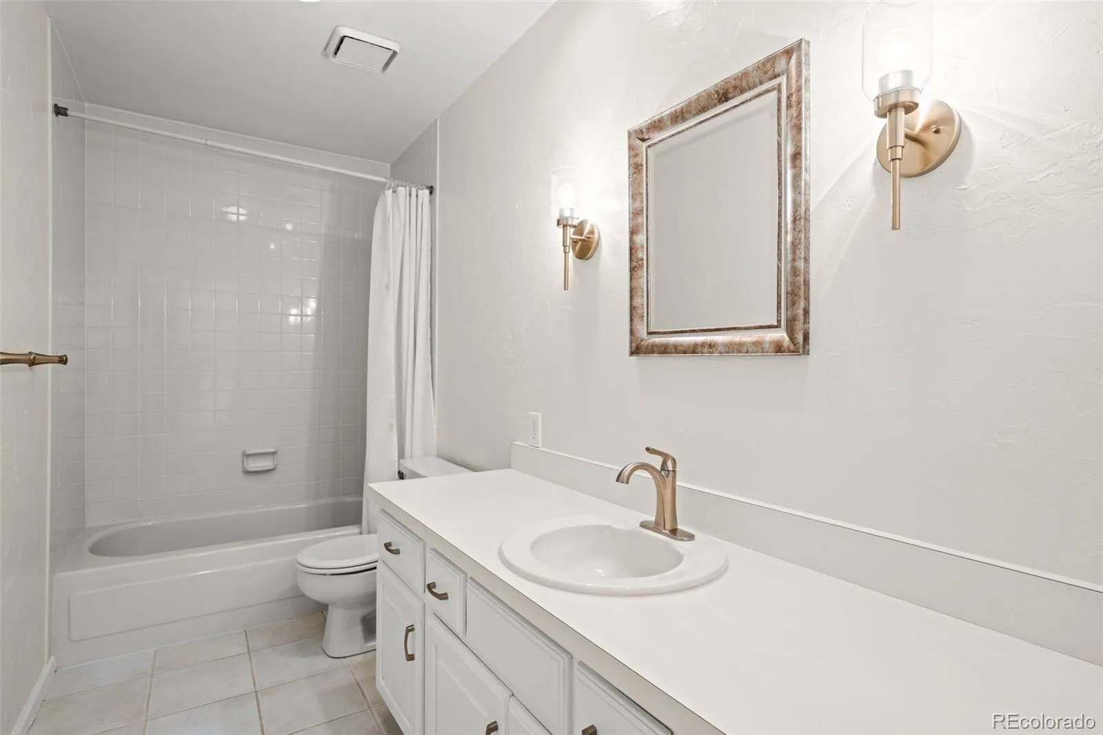 5694 S Laredo Street Centennial CO 80015 | MLS #REC1833830 10092026192409 1600 31