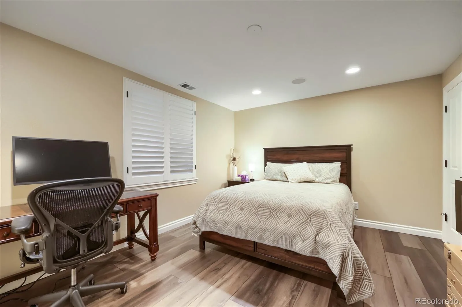 10 S Madison Street Denver CO 80209 MLS #REC1834562 06102026211010 1600 26