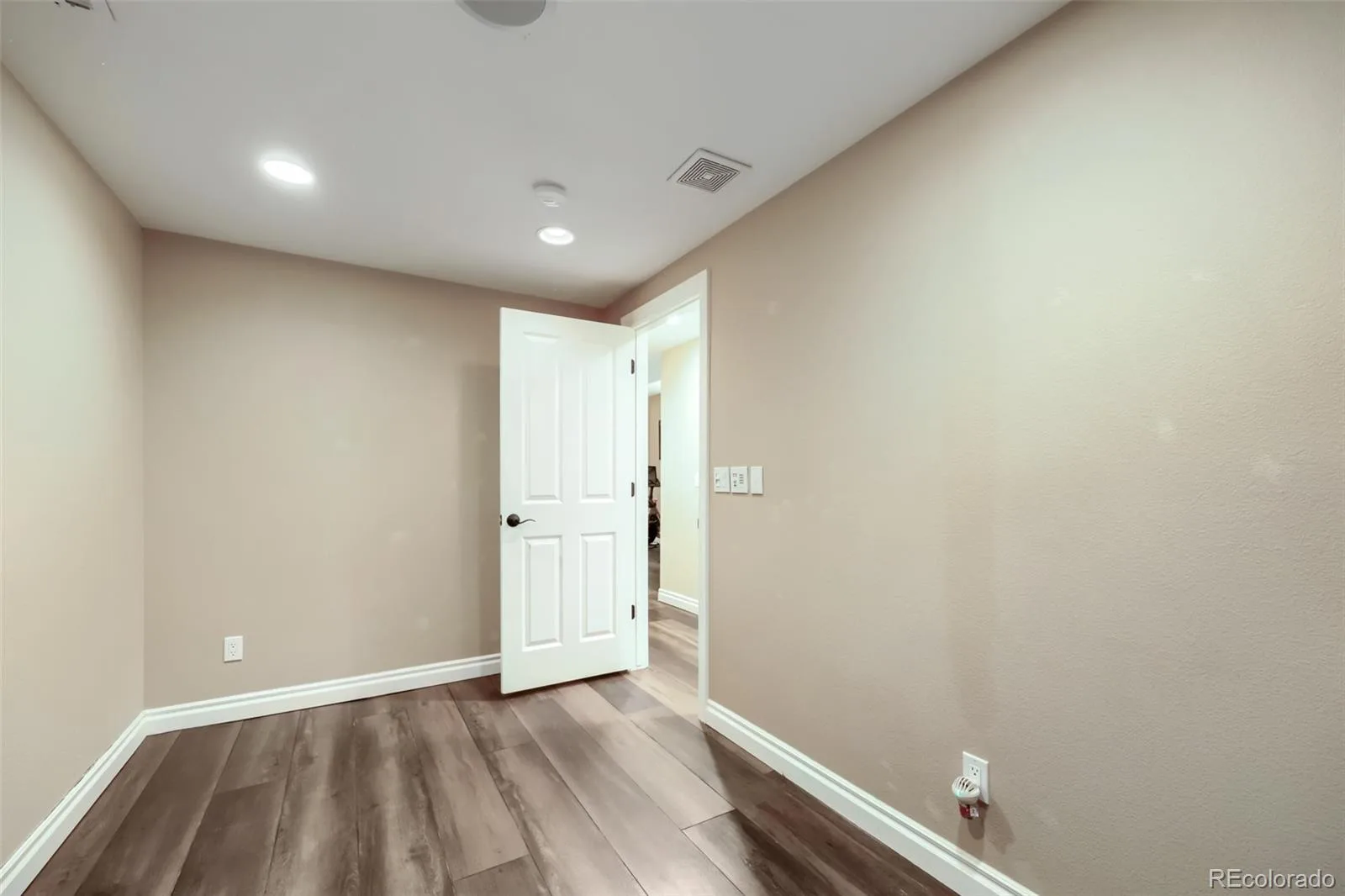 10 S Madison Street Denver CO 80209 MLS #REC1834562 06102026211010 1600 31