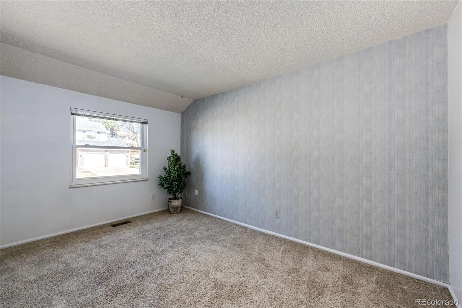 6360 S Jasmine Way Centennial CO 80111 MLS #REC1842153 05152026055320 1600 19