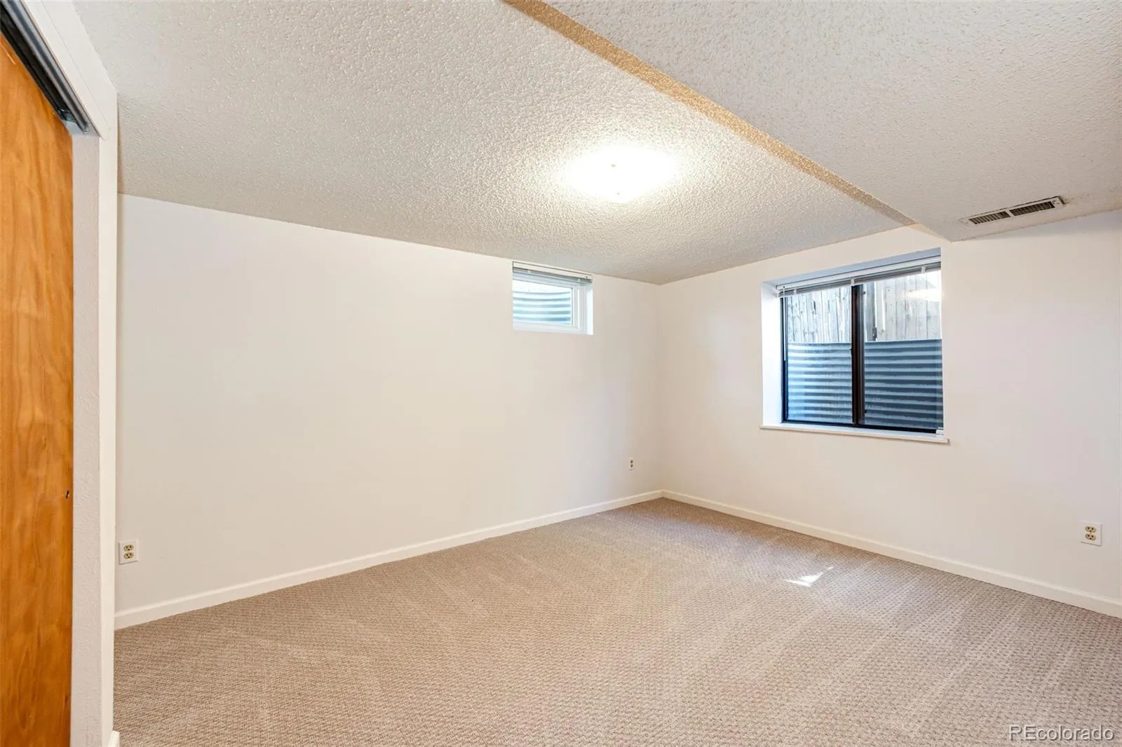 6360 S Jasmine Way Centennial CO 80111 MLS #REC1842153 05152026055320 1600 37