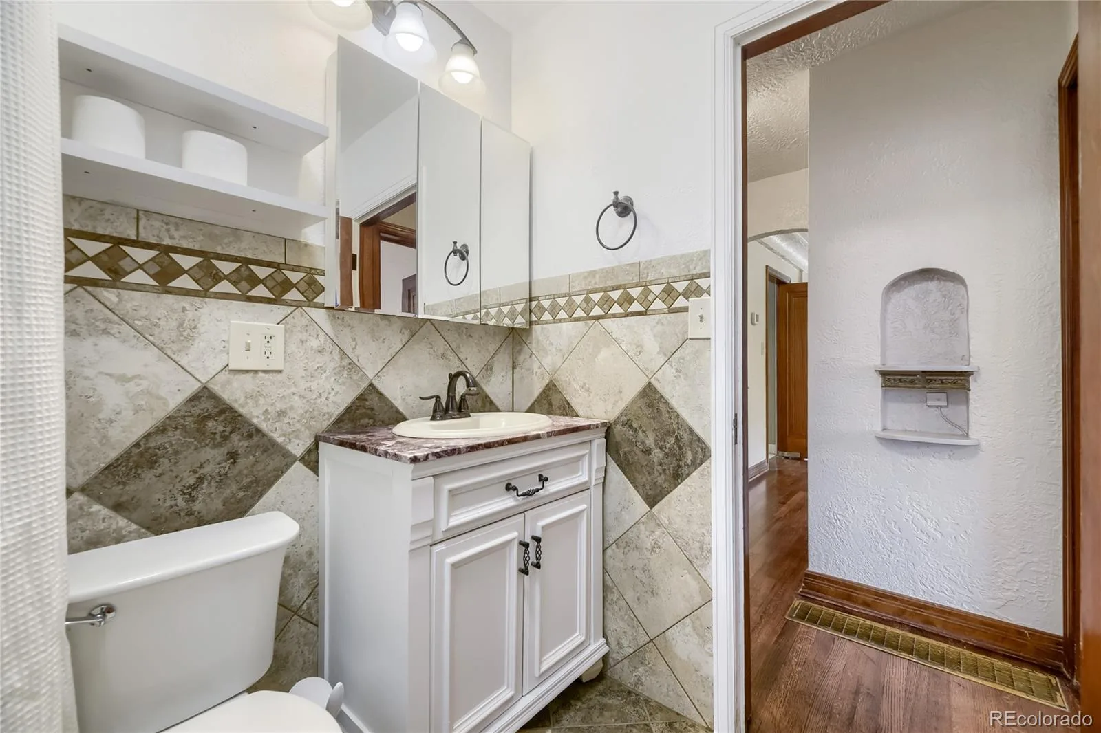 7050 W 5th Avenue Lakewood CO 80226 MLS #REC1842258 06092026160757 1600 13