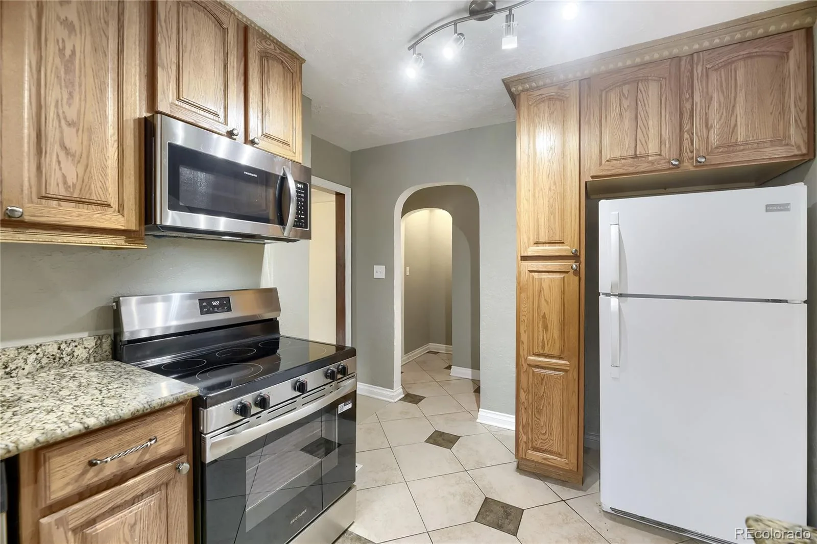 7050 W 5th Avenue Lakewood CO 80226 MLS #REC1842258 06092026160757 1600 15