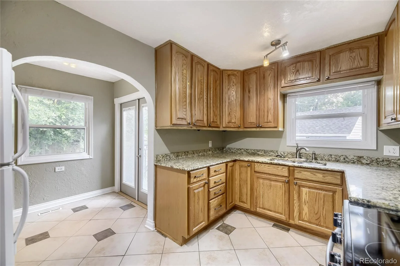 7050 W 5th Avenue Lakewood CO 80226 MLS #REC1842258 06092026160757 1600 16