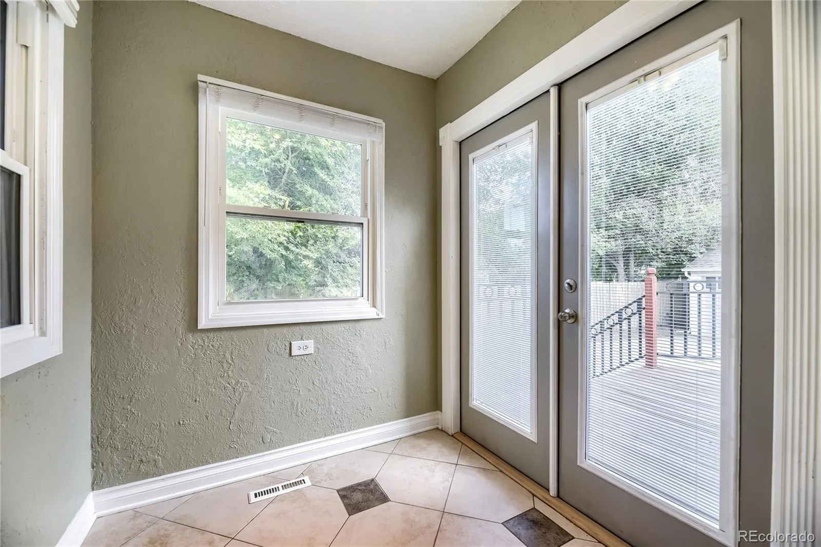 7050 W 5th Avenue Lakewood CO 80226 MLS #REC1842258 06092026160757 1600 17