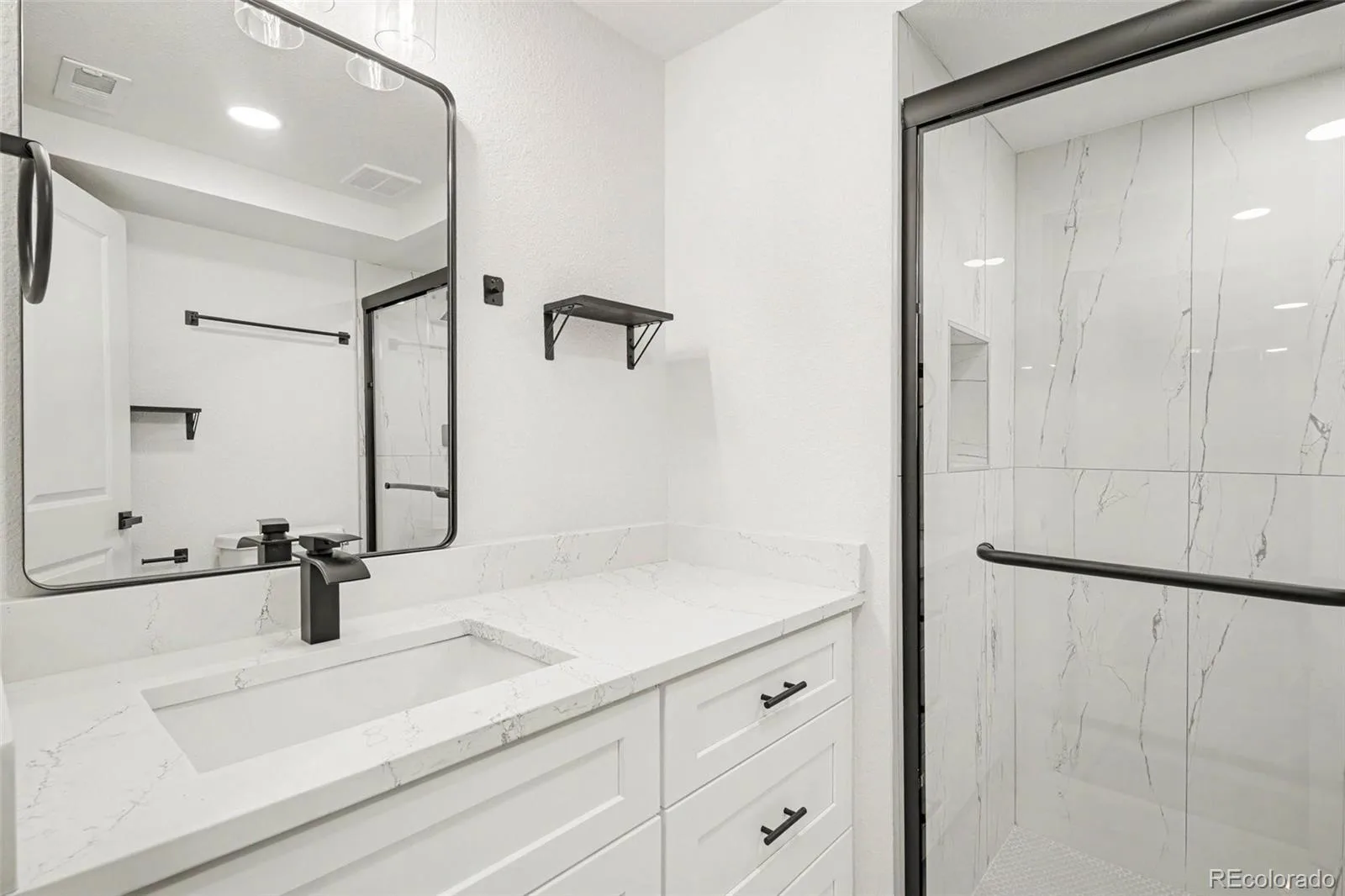 11915 E Arizona Drive Aurora CO 80012 | MLS #REC1842443 08202026000612 1600 18