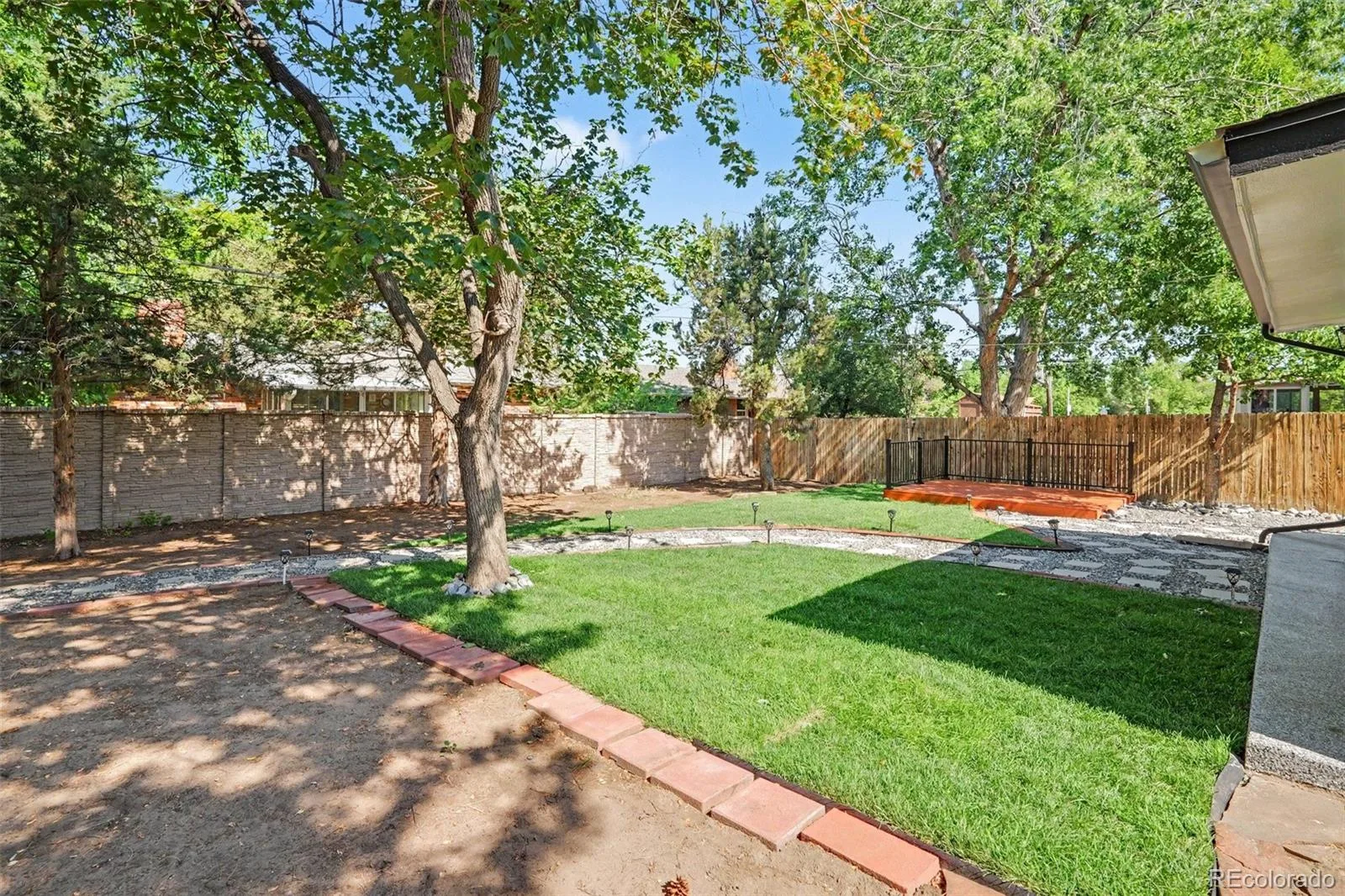 11915 E Arizona Drive Aurora CO 80012 | MLS #REC1842443 08202026000612 1600 24