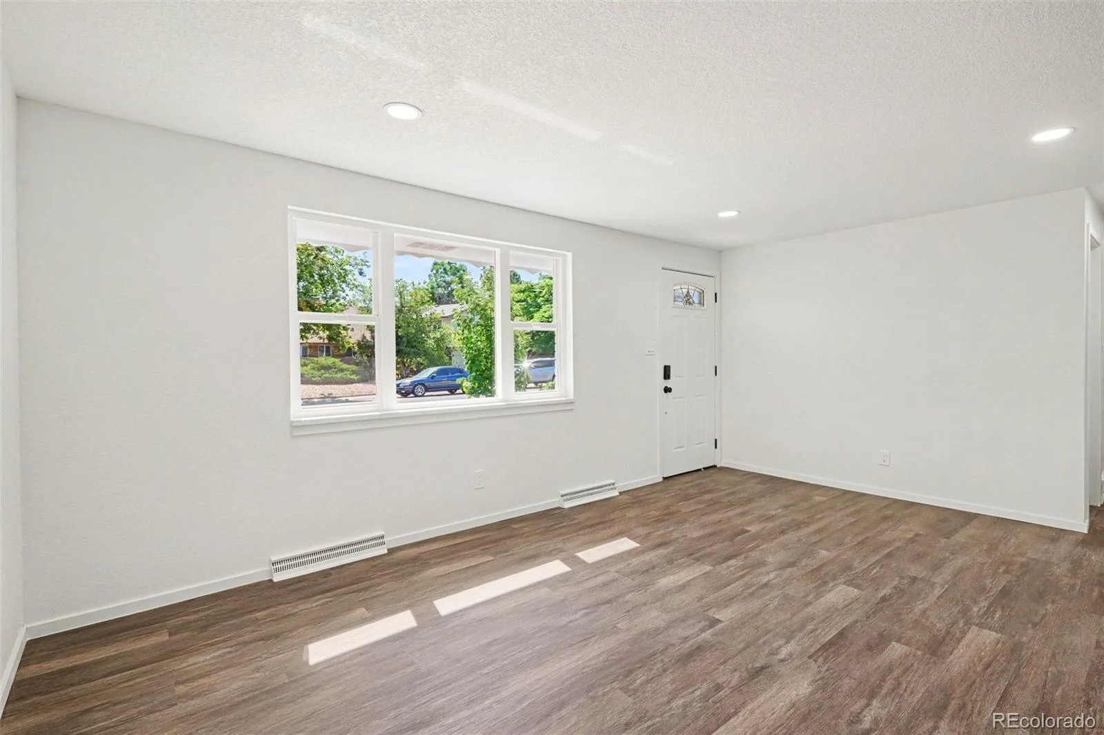 11915 E Arizona Drive Aurora CO 80012 | MLS #REC1842443 08202026000612 1600 7
