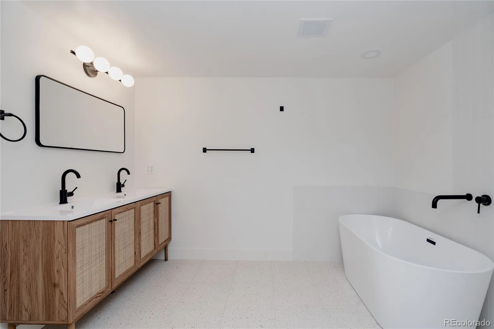 10755 W 85th Place Arvada CO 80005 MLS #REC1843459 06182026155253 1600 36