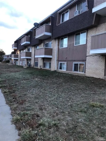 561 Geneva Street #200 Aurora CO 80010 MLS #REC1843746 05062026192409 800 11