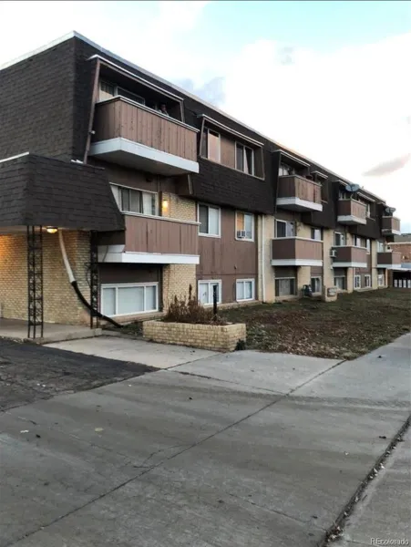 561 Geneva Street #200 Aurora CO 80010 MLS #REC1843746 05062026192409 800 8